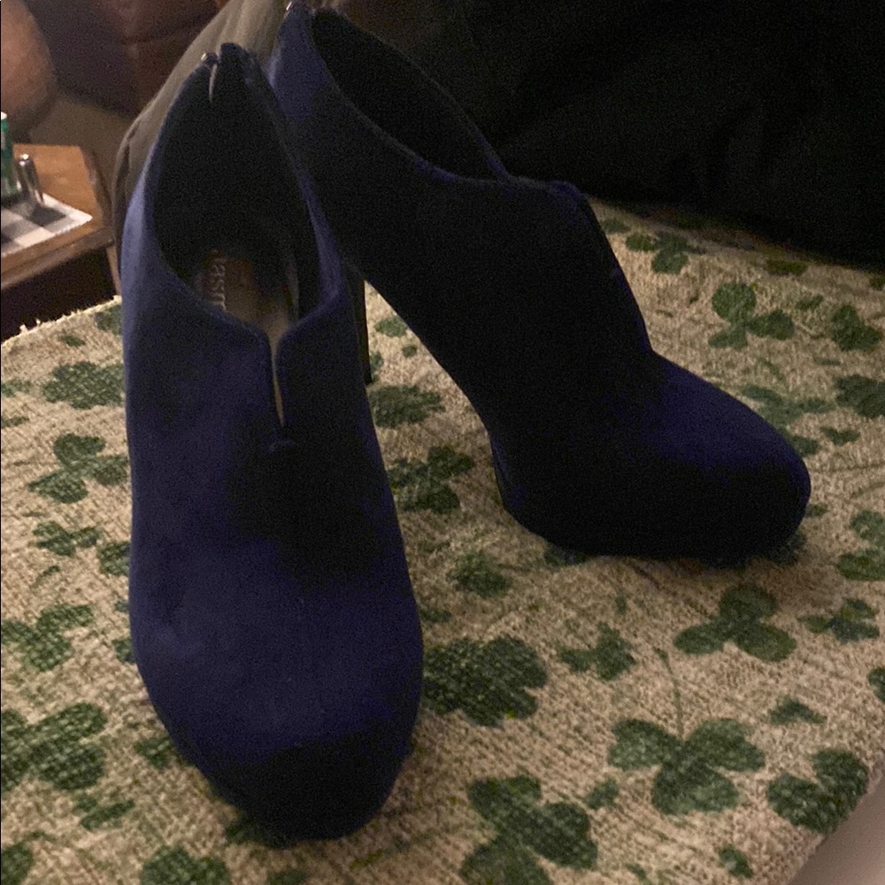 Chic Royal Blue Suede Ankle Boots
